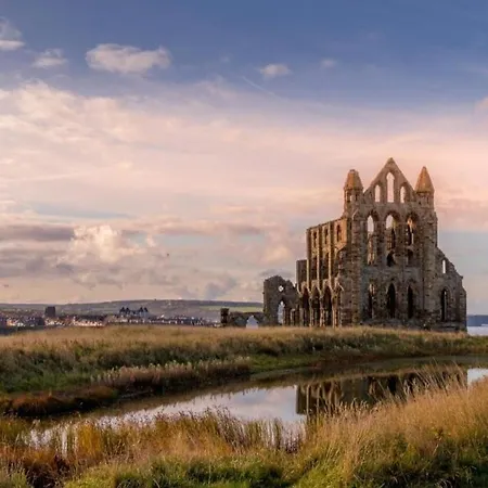 Lot 4, The Old Auction Rooms, With Parking Apartamento Whitby