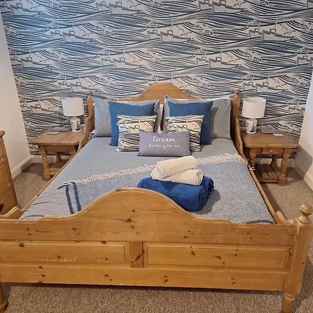 Lot 4, The Old Auction Rooms, With Parking 아파트 *