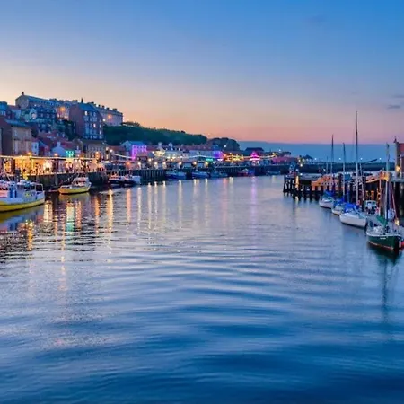 Lot 4, The Old Auction Rooms, With Parking 아파트 휫비